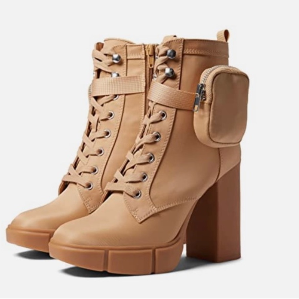 NEW!! Steve Madden Women’s lace up boots with zipper